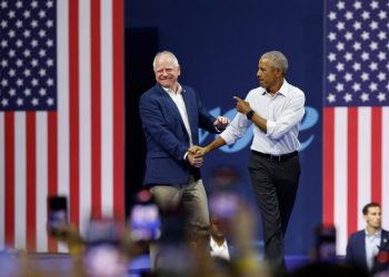 Obama rallies with Walz in Wisconsin: ‘America is ready to turn the page’