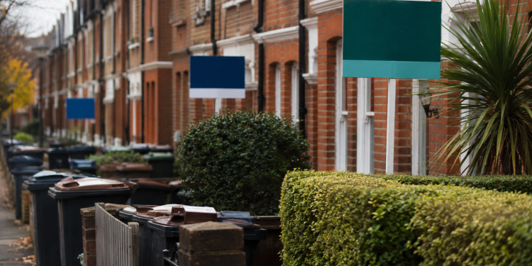 UK house prices remain unchanged amid slowing market