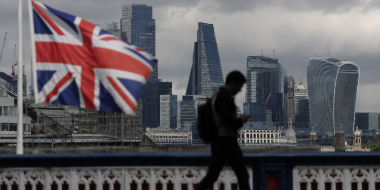 UK PMI drops to 48.5 amid Iran war and political uncertainty